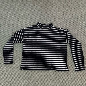 everlane Boxy fit black and white stripe mock turtleneck